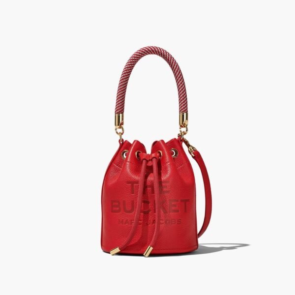 THE LEATHER BUCKET BAG