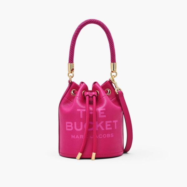 THE LEATHER BUCKET BAG