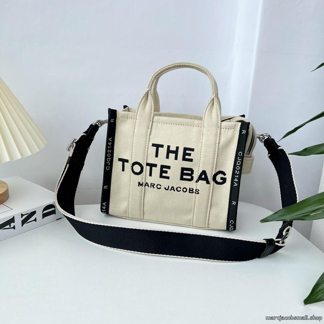 THE JACQUARD MEDIUM TOTE BAG