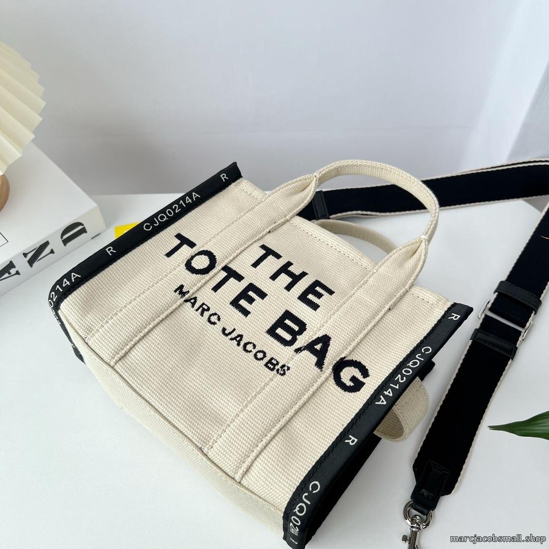 THE JACQUARD MEDIUM TOTE BAG