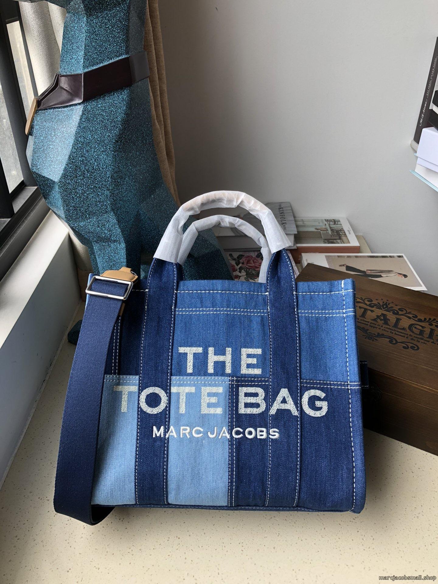 THE DENIM MEDIUM TOTE BAG