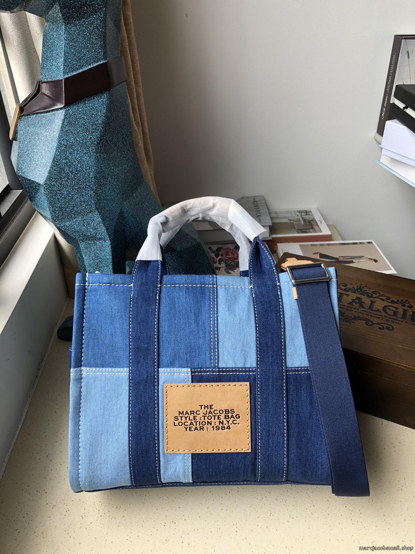THE DENIM MEDIUM TOTE BAG